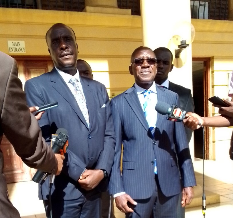Lawyer Danstan Omari (Right) and his client Kakamega Senator Bonny Khalwale during a press conference at Milimani law court. PHOTO/Kibochi Karanja.
